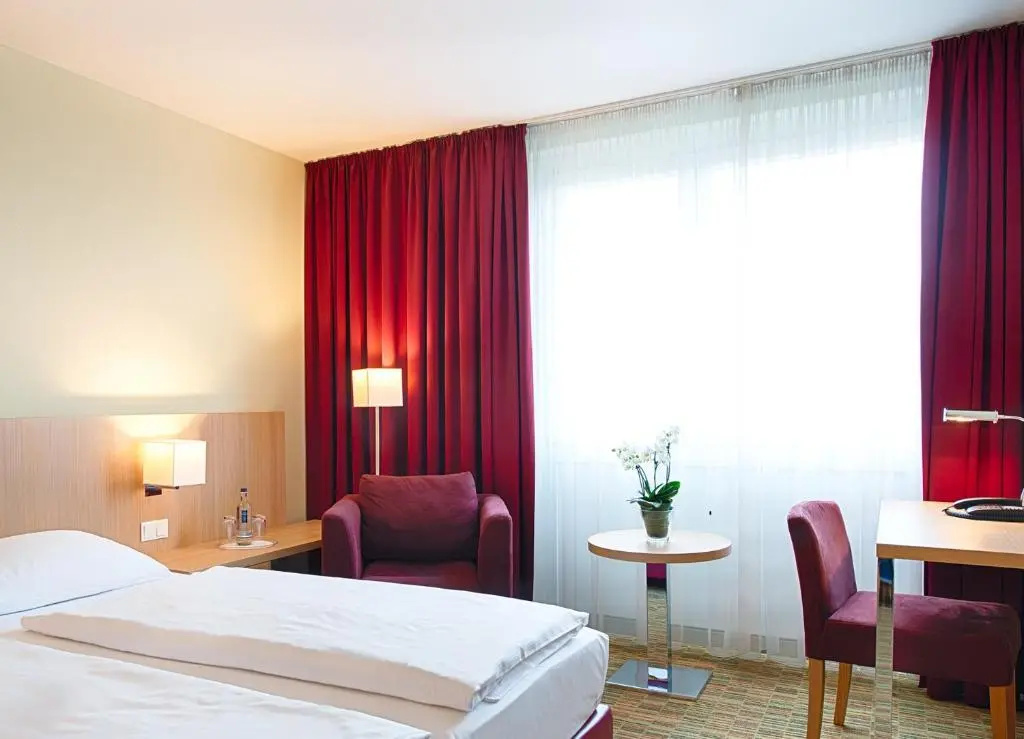Superior Double room with garden view (full double bed)