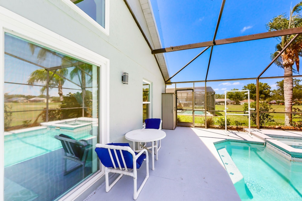 Private Pool Home With Spa, Screened Patio, Central AC, & Washer/dryer