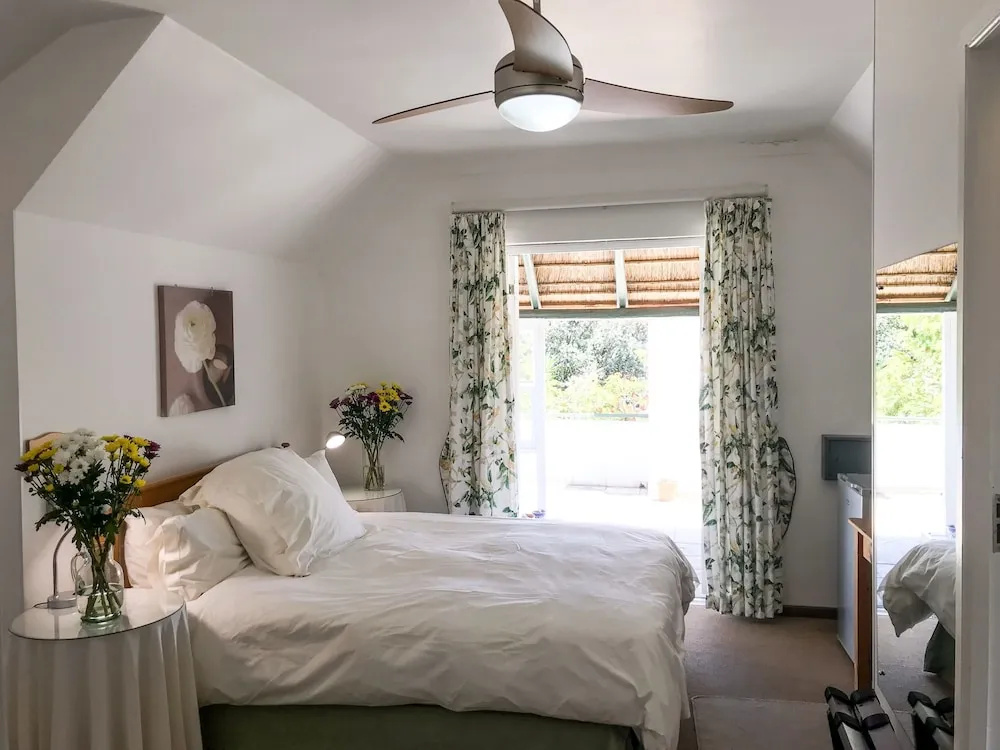 1 Bedroom Standard Double room with mountain view (full double bed)