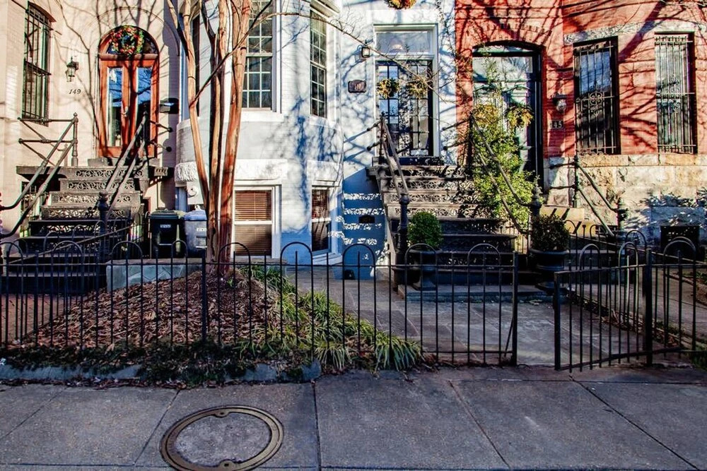 Quaint DC Private 1-br Walk to Metro-rail Subway