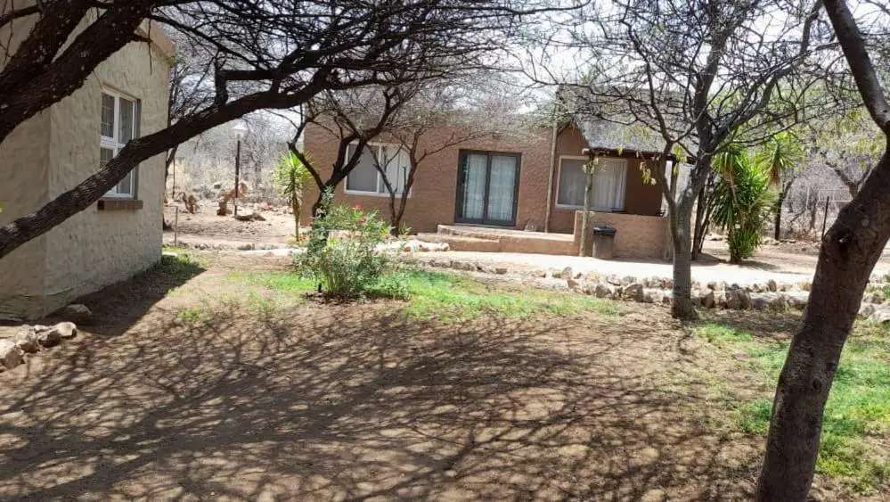2 Bedrooms Bungalow