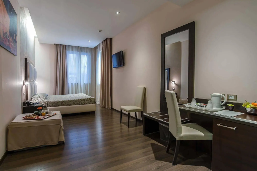 Hotel photo 12