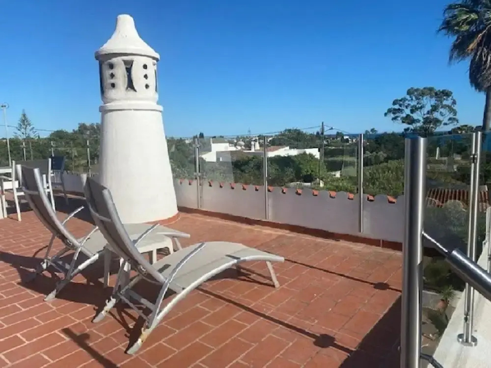 Casa Ninho Spacious 5 Bedroom Villa in an Enviab