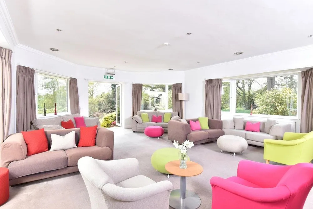 Roffey Park Venue - фото 7