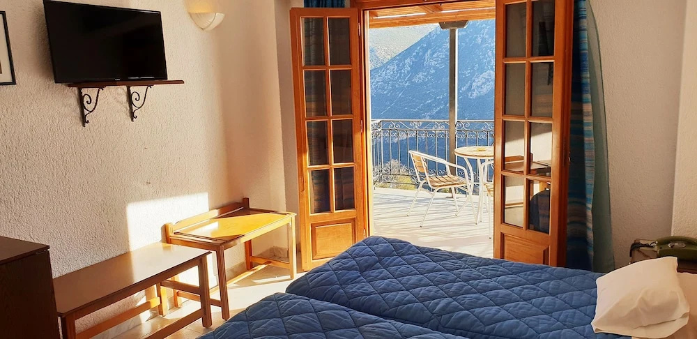 Standard Double room with sea view (full double bed)