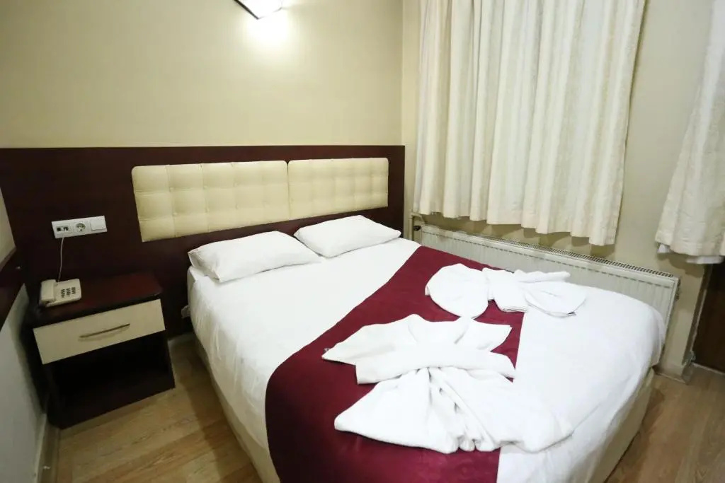 Deluxe Double room (full double bed)