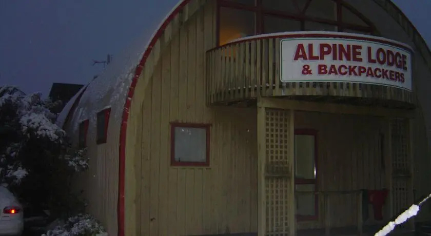 Alpine Backpackers Lodge