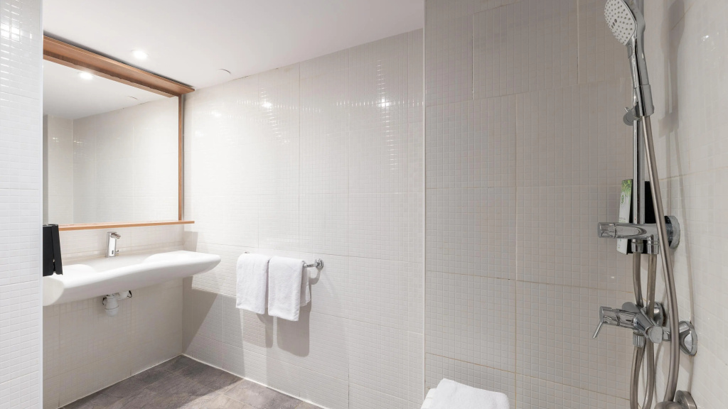 Campanile NATURE - Lyon Airport - Chambres