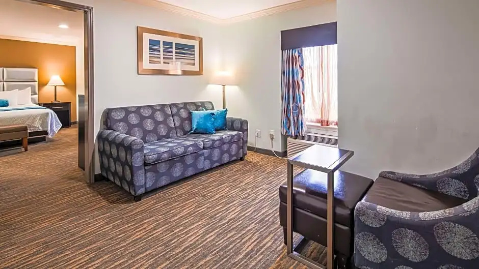 1 Bedroom Double Suite (full double bed)