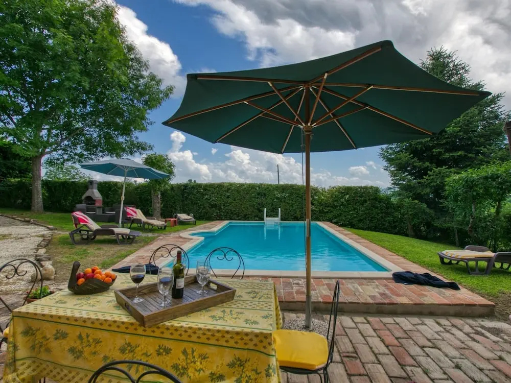 Villa in Amandola With Pool and Garden