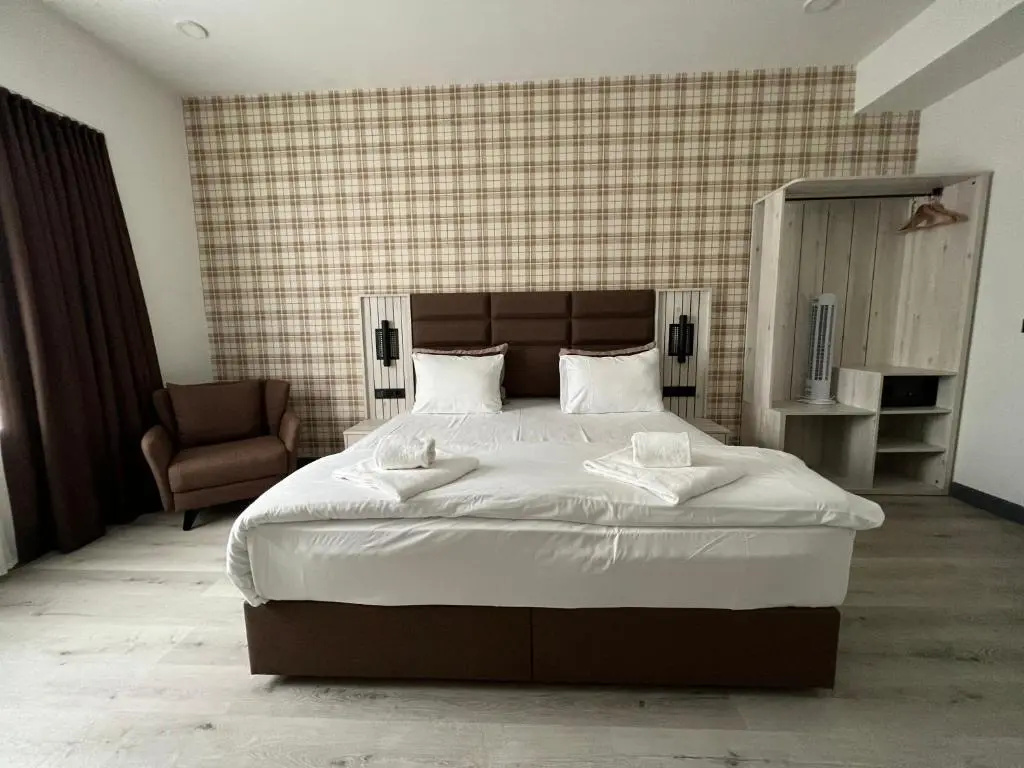 Standard Double room (full double bed)