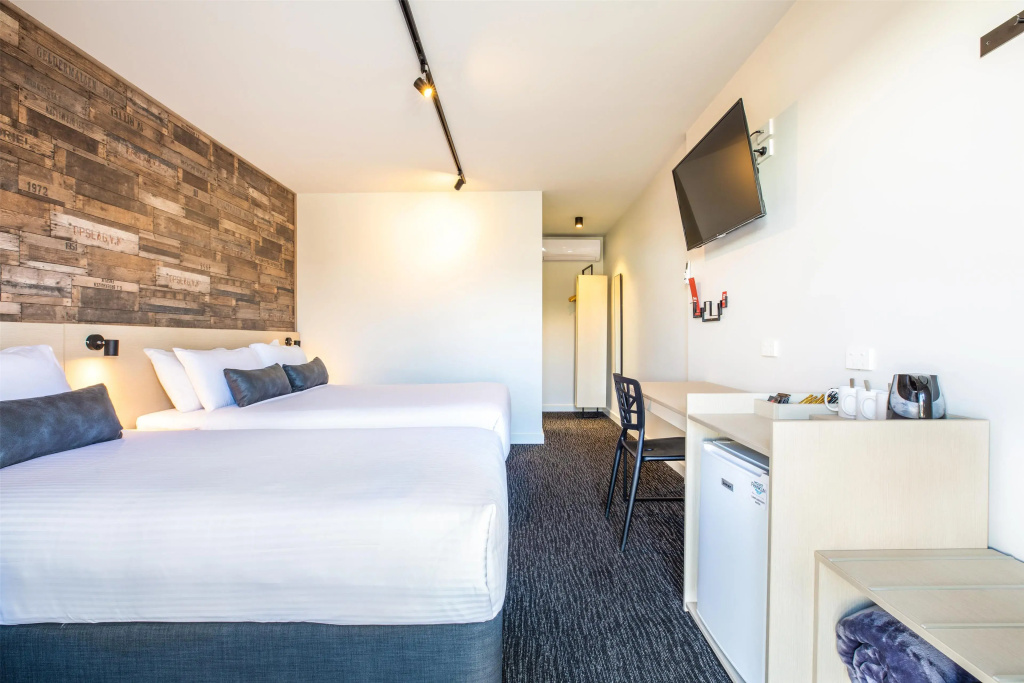 Double Studio (full double bed)