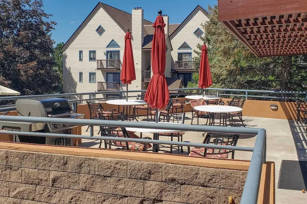 2 Blocks to Light Rail: Denver Unit w/ Kitchenette