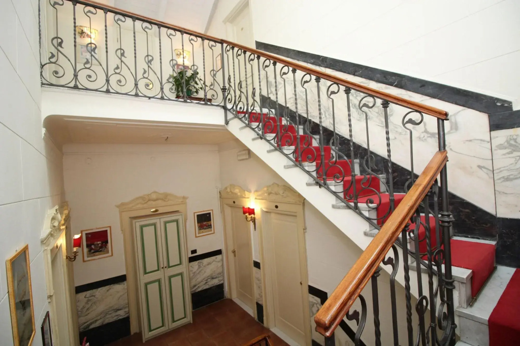 Charly Hotel - Général