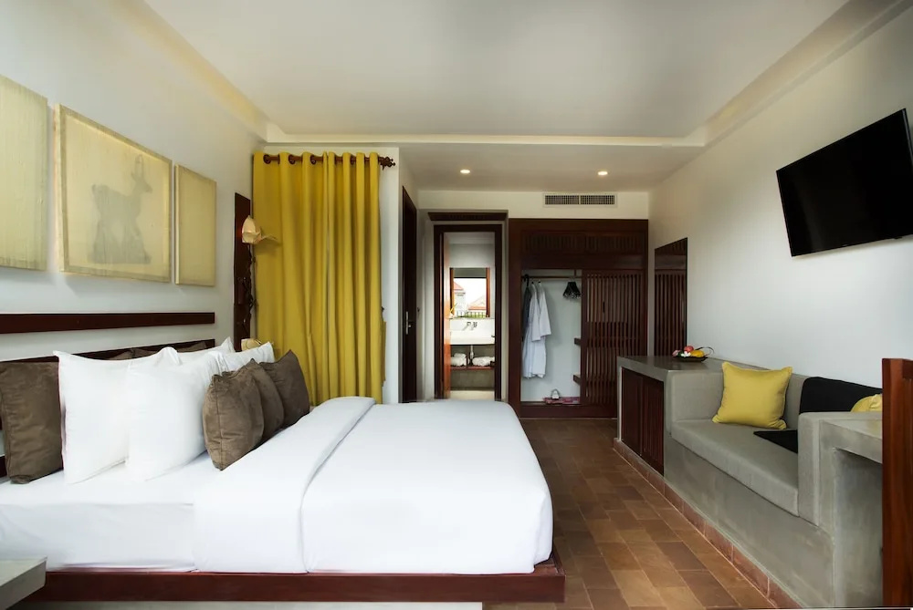 Deluxe Double room with balcony and with view (full double bed)