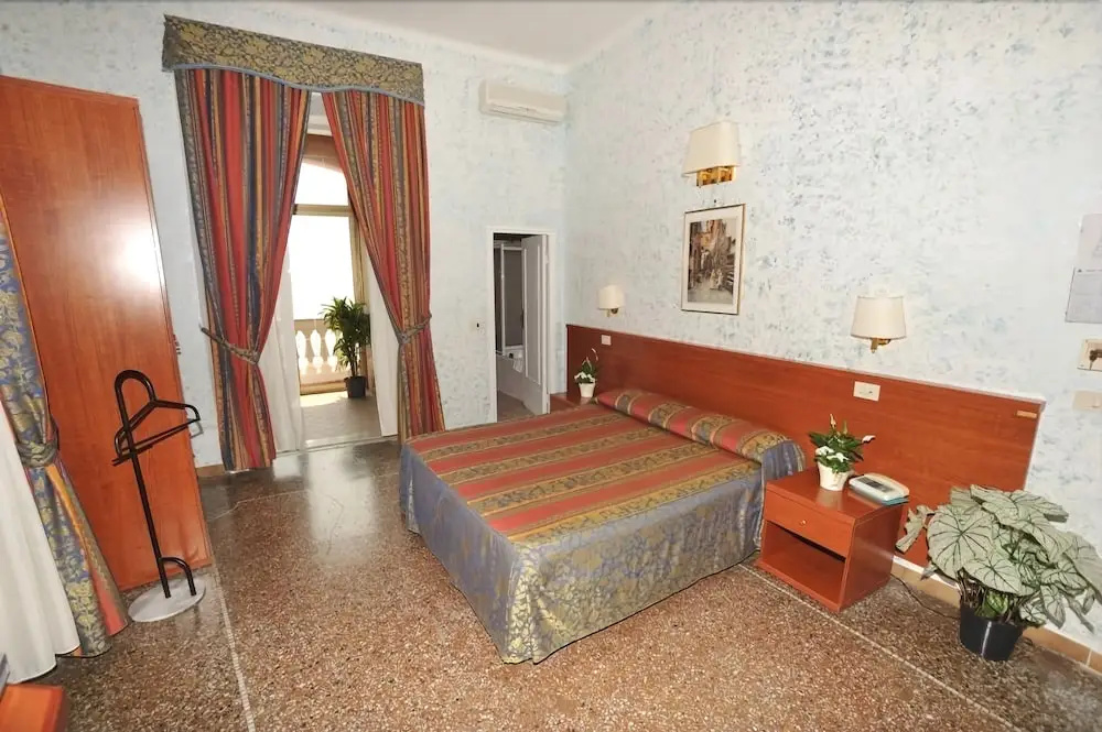 Superior Double room (full double bed)