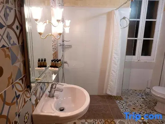 Surwig - 5 bedrooms (sleeps 9 + 2 kids)  Kercem village
