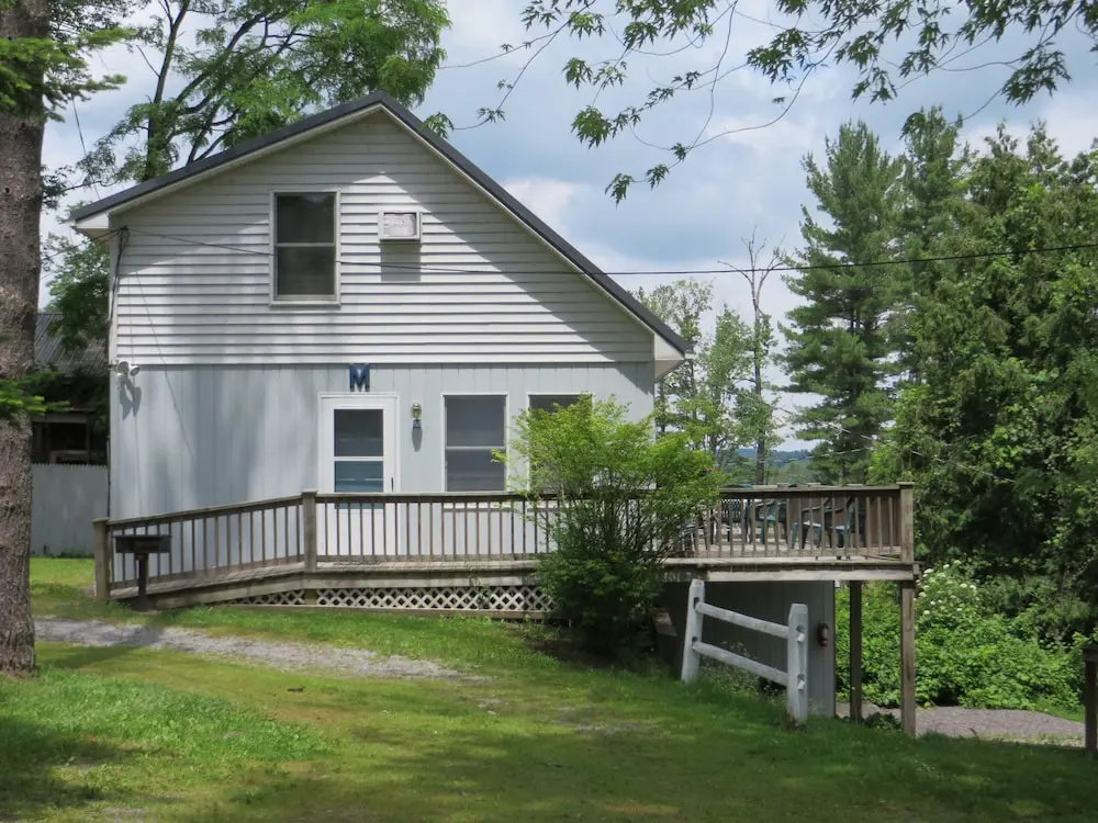 3 Bedrooms Cottage with balcony
