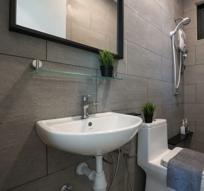 2 Bedrooms Apartment