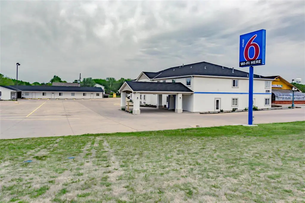 Motel 6 Augusta, KS