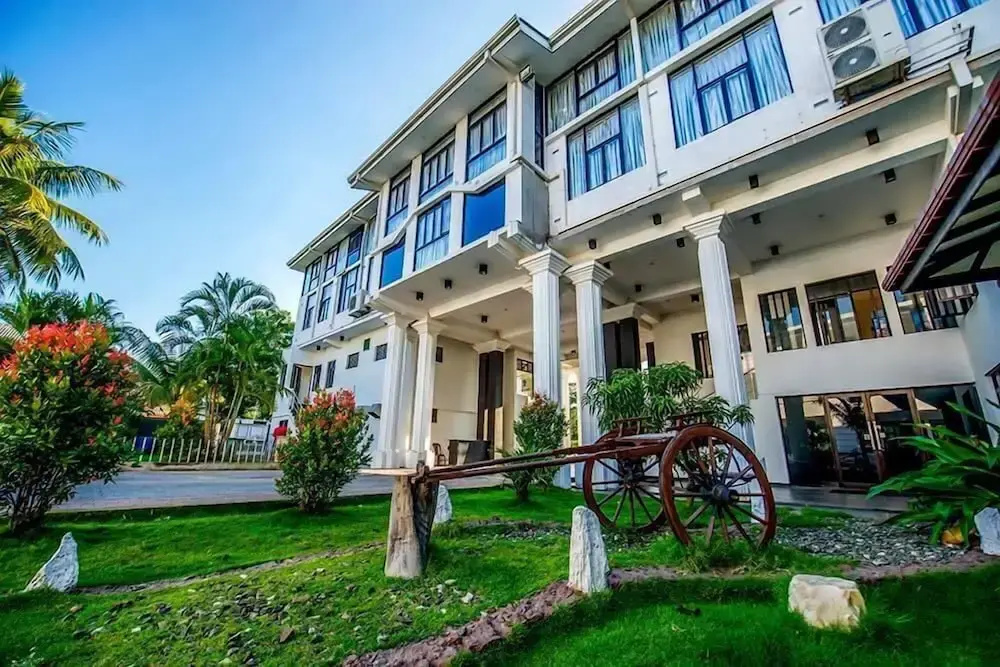 G.M.T. Sorabora Village Hotel