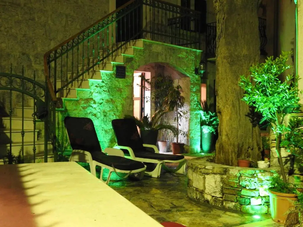 2 Bedrooms Duplex Apartment