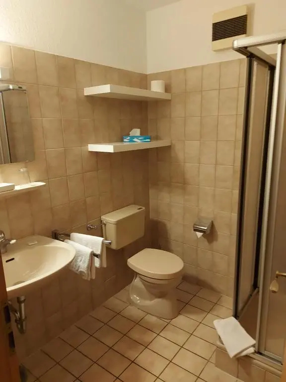 Economy room