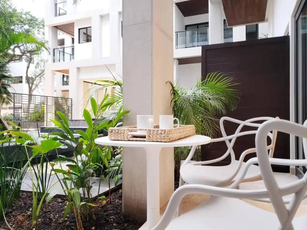 3BDR 3BTH Walk to Beach Pool On site Downtown Condo Natz Ti Ha K201