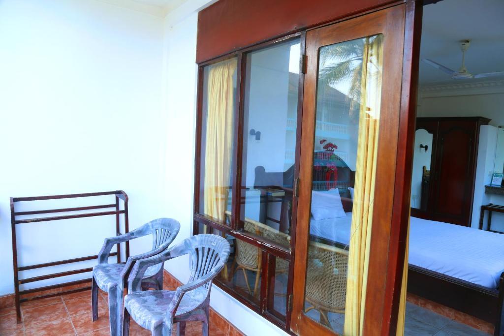 Topaz Beach Hotel