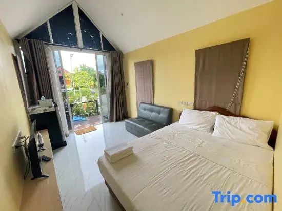Deluxe Double room (full double bed)