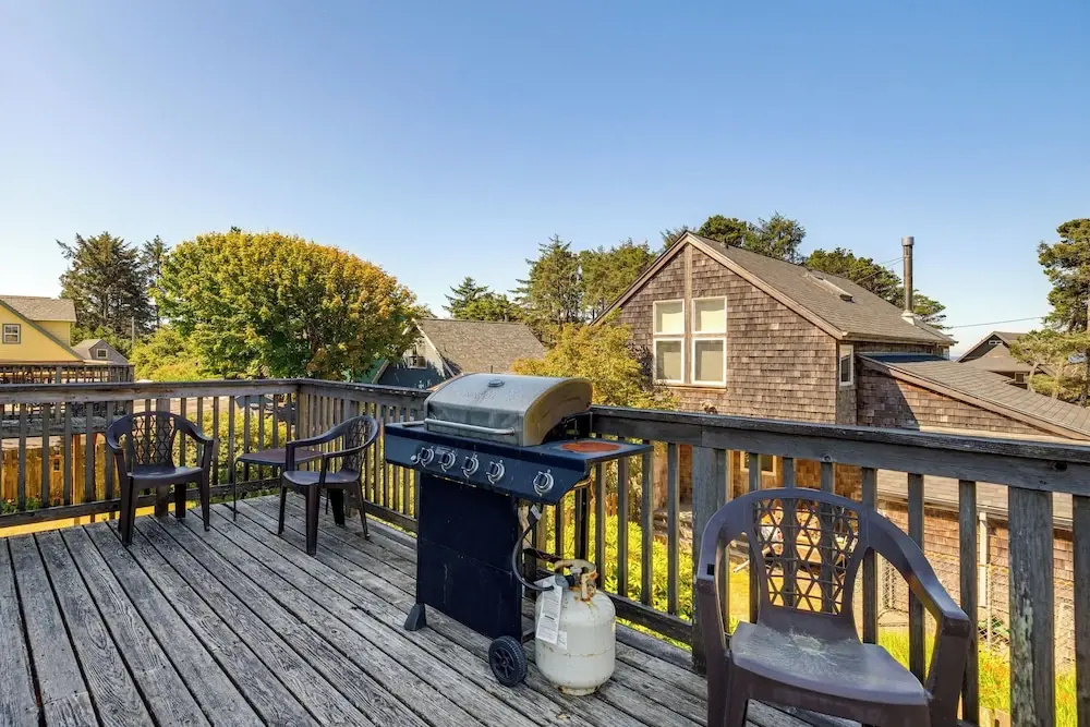 Walk to Shore: Home w/ Deck in Rockaway Beach!