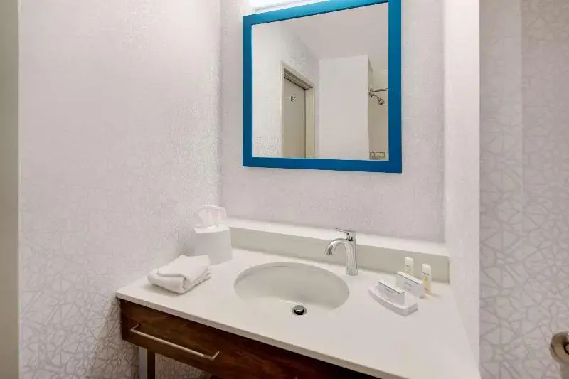 Standard Double room with balcony and with city view (full double bed)