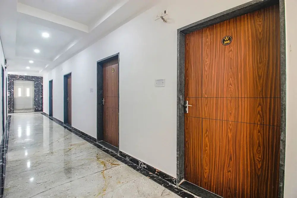 Lobby & Reception