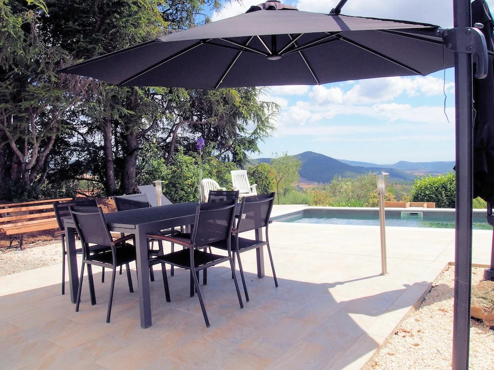 Tranquil Vineyard Villa, Berlou