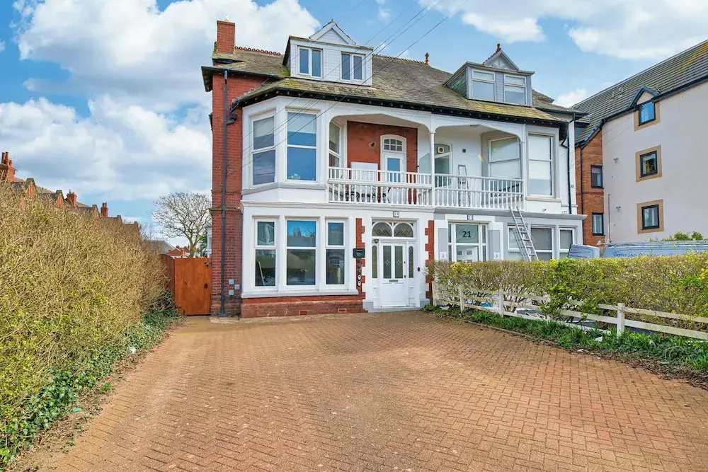 Double Bed Apts Fairhaven View by Guestz