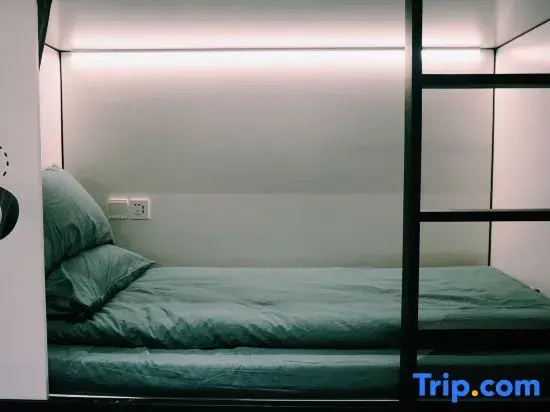 Bed in Dorm (male dorm)