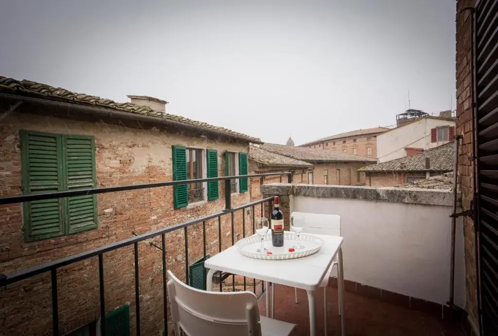 3 Bedrooms Apartment