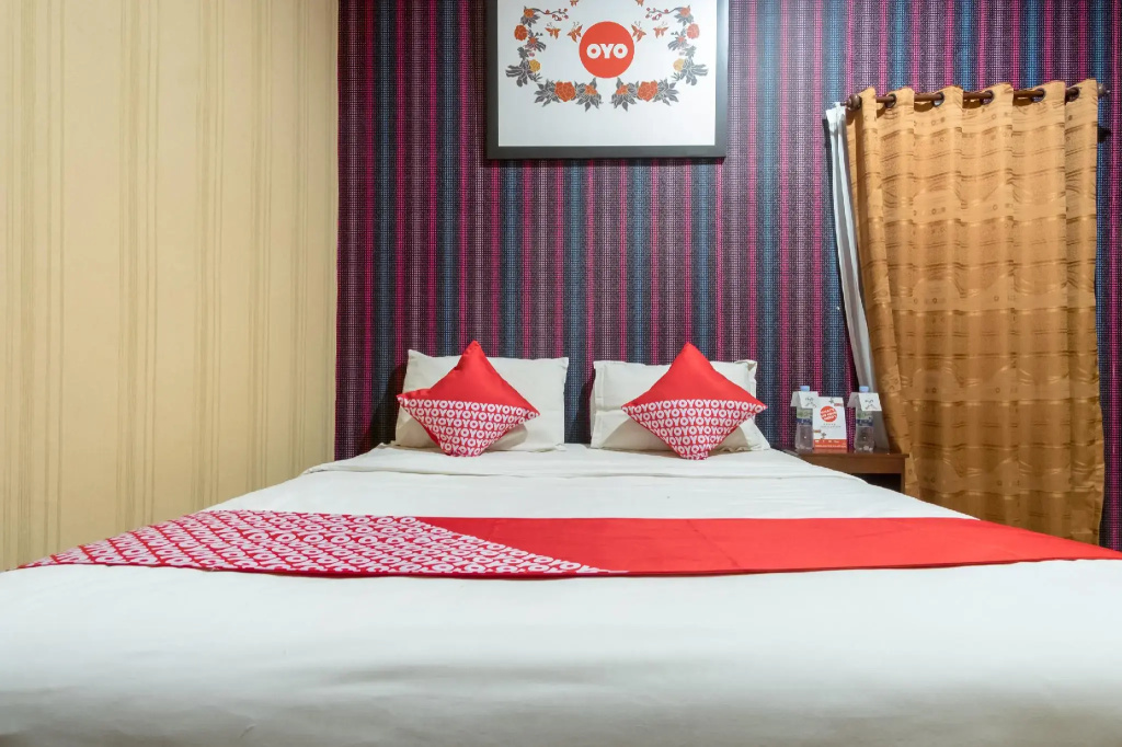 Deluxe Double room (full double bed)