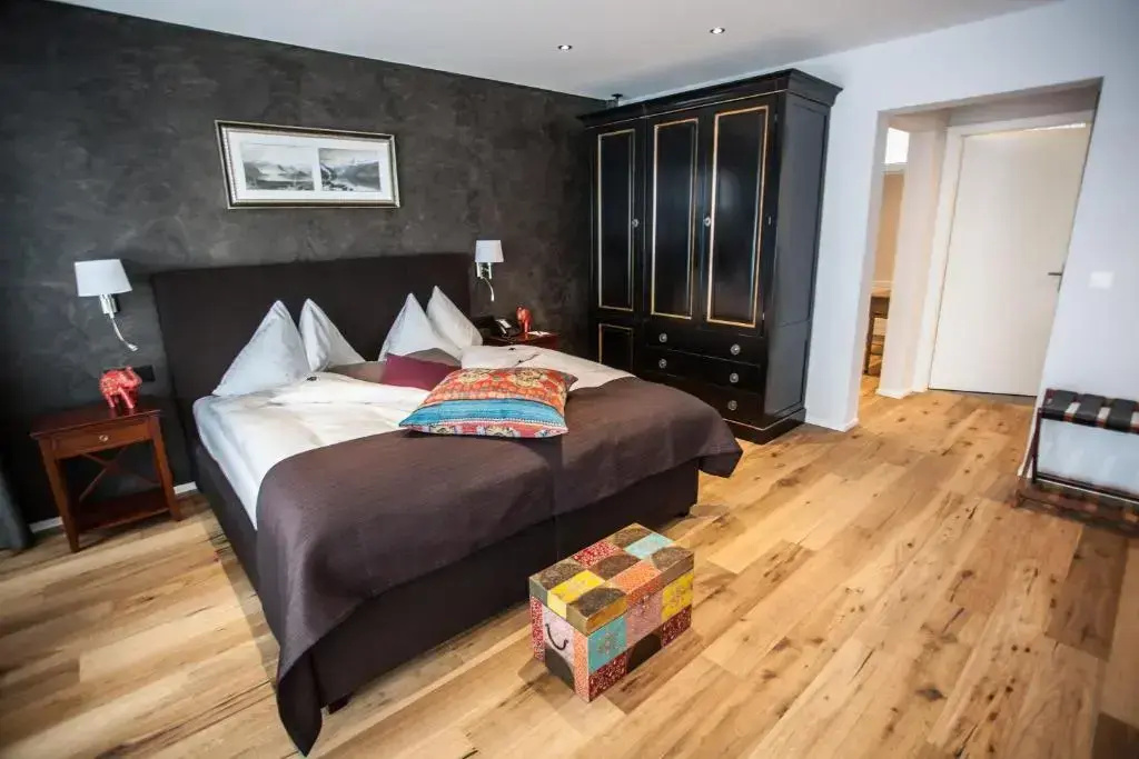 Deluxe Double room (full double bed)