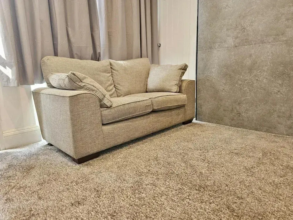 2 Bed House - Sleeps 5 - Garden - Parking - Wifi