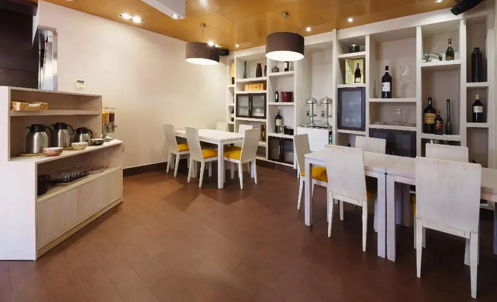 Food & Beverage