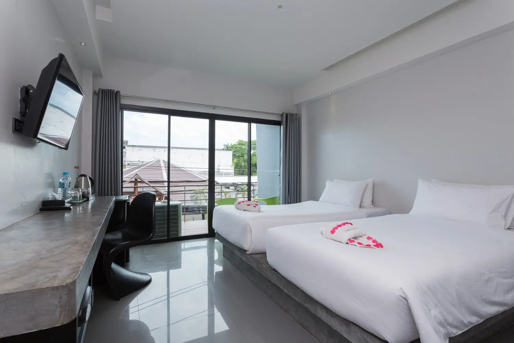 Superior Double room (full double bed)