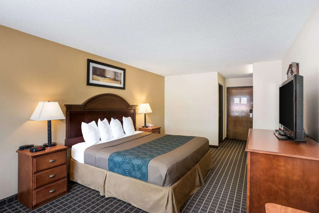 Standard Double room (full double bed)