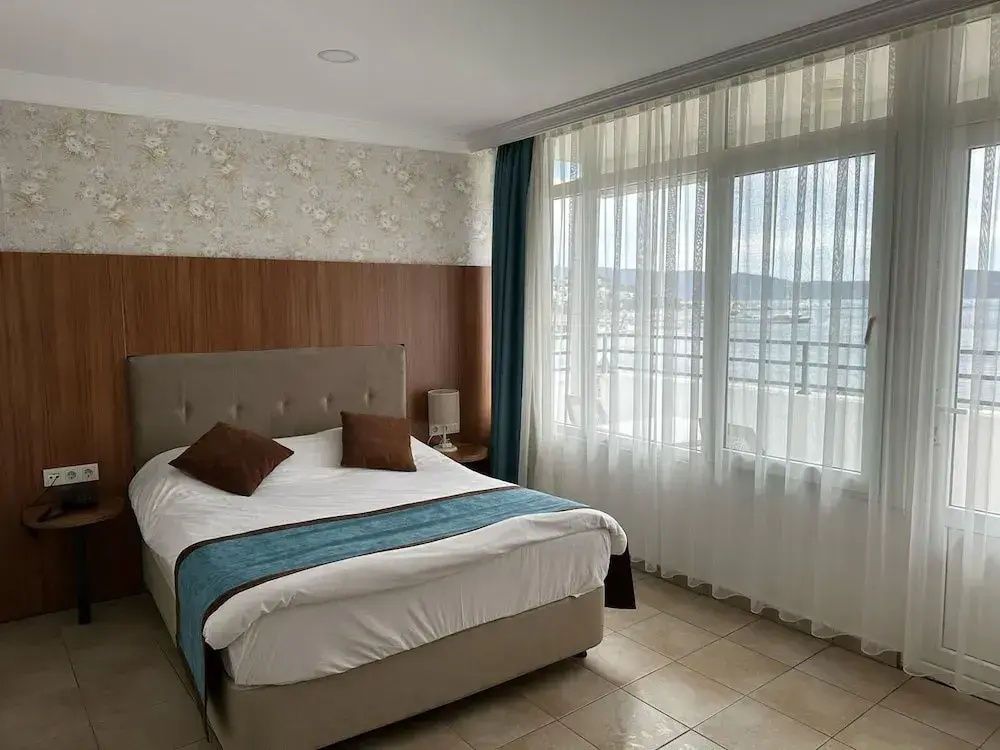 Luxury Double room with sea view (full double bed)