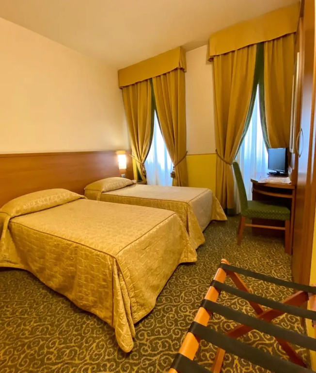 Hotel Kristall — фото
