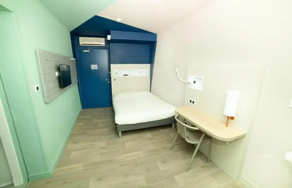 Voir la photo 1 — Accueil Hotel Besançon