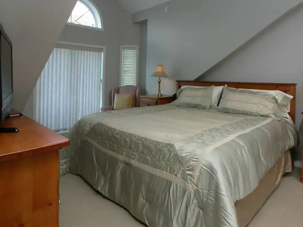 Sunset Waterfront Resort by KVR - фото 1