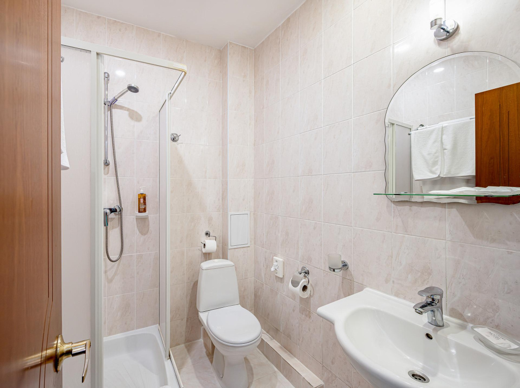 Standard Double room with balcony (full double bed)