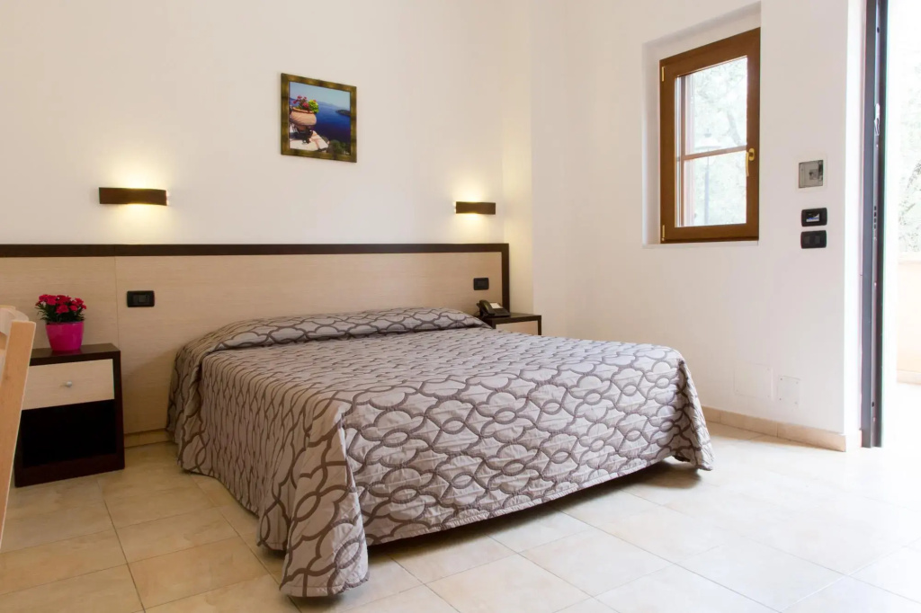 Superior Double room (full double bed)