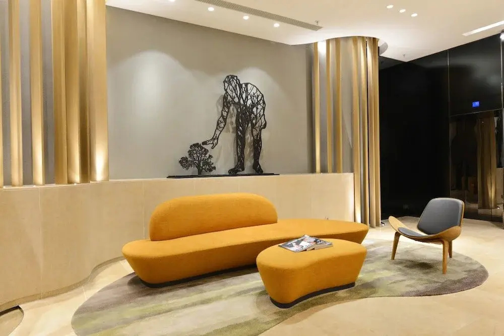 Lobby & Reception